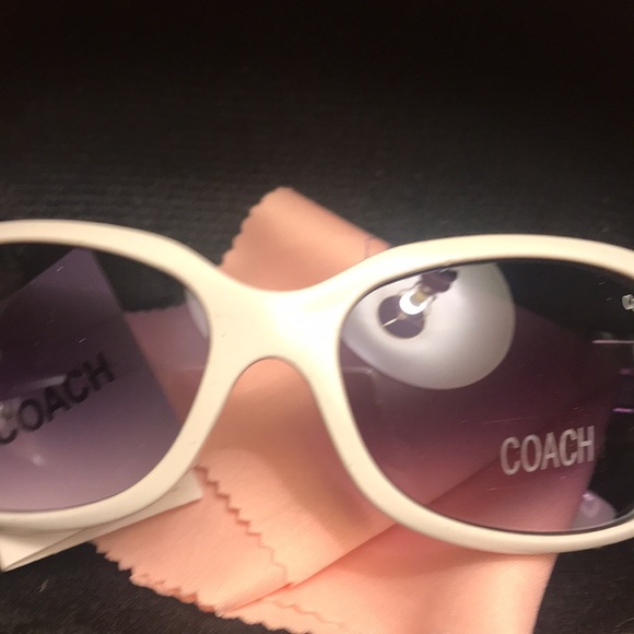 Coach White & Silver Coach Signature C sunglasses with Black signature C Case - Picture 4 of 15